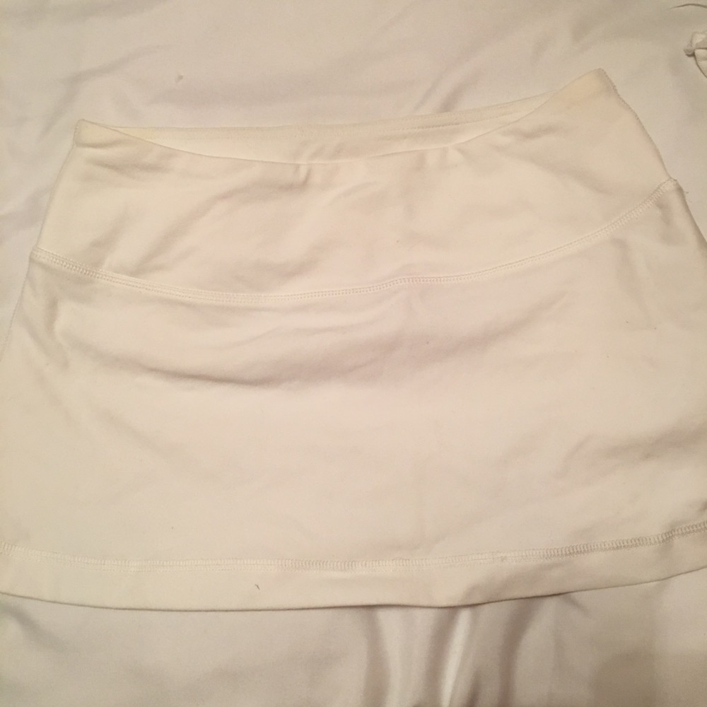 Lululemon tennis skirt white
